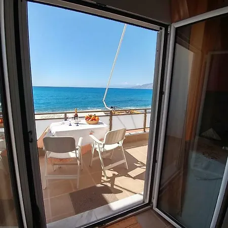Golden Ammos Sea View Apartment Kalamaki (Heraklion)