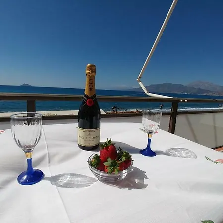 Golden Ammos Sea View Apartament *